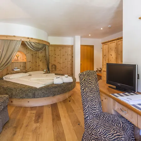 Hotel Cristallo - Wellness Mountain Living-3